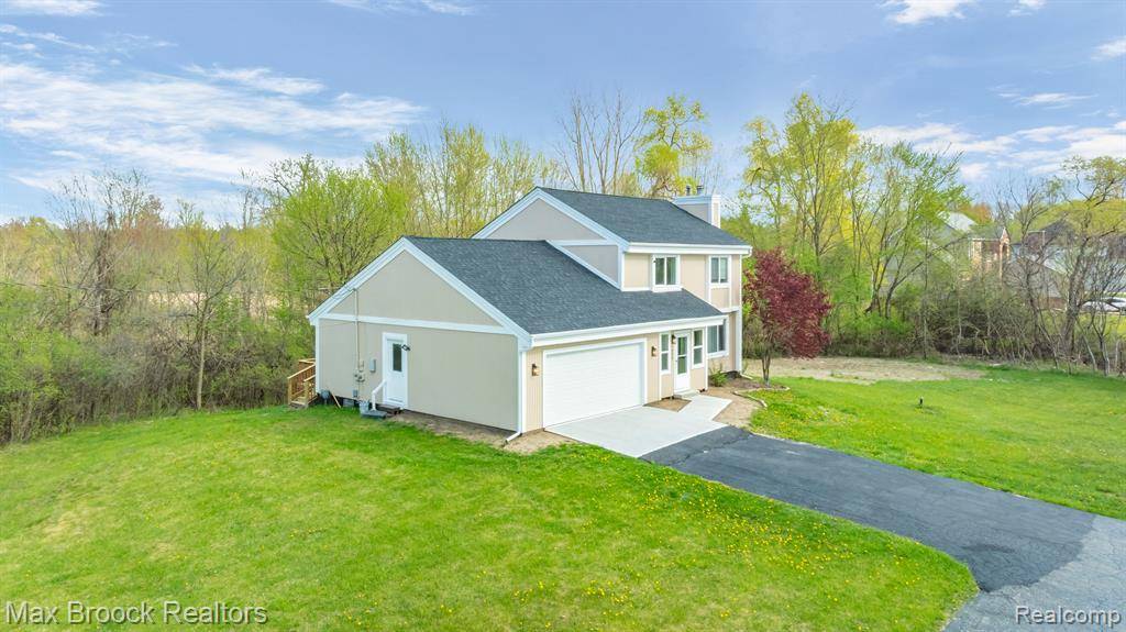West Bloomfield, MI 48324,1525 HILLER Road