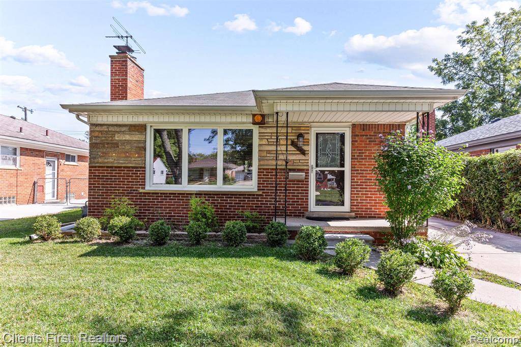 Dearborn Heights, MI 48125,3945 ROOSEVELT Boulevard
