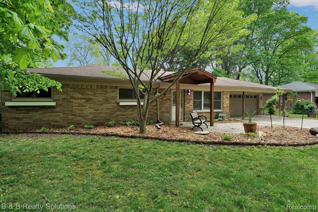Troy, MI 48085,456 E Hurst Drive