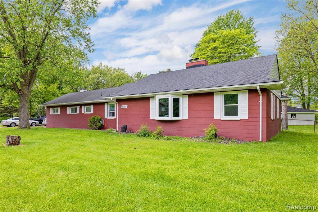 Clinton Twp, MI 48035,36195 Farmbrook Drive