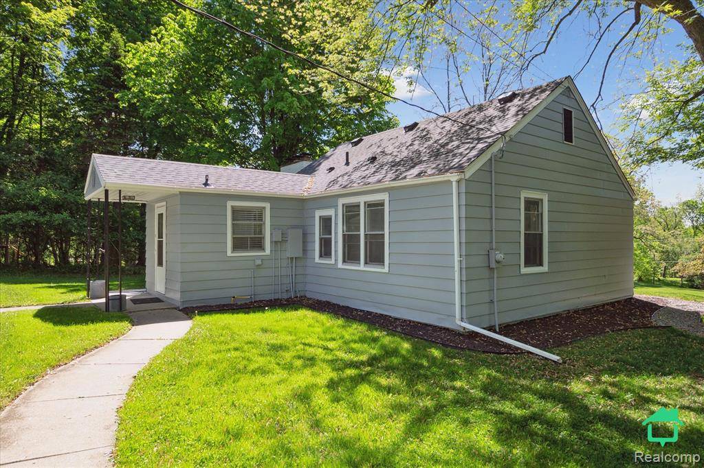 Farmington, MI 48336,32590 W Eleven Mile Rd