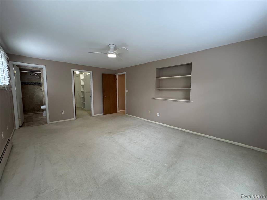 Clinton Twp, MI 48036,37298 Robindale Court