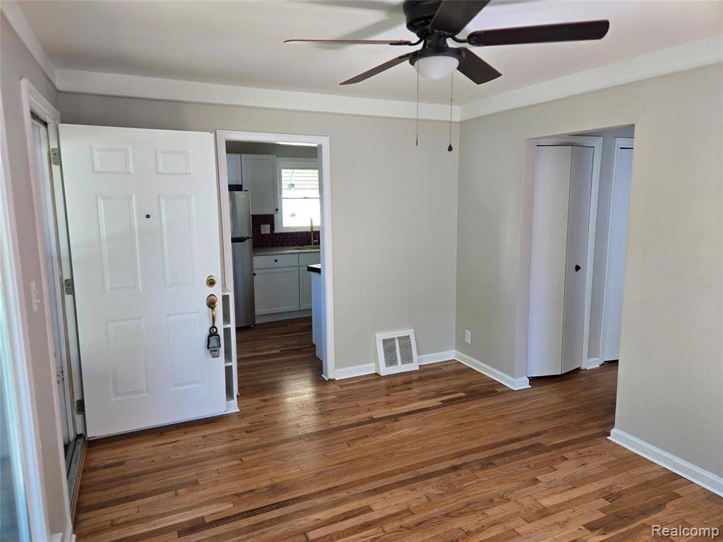 Lincoln Park, MI 48146,2208 Detroit