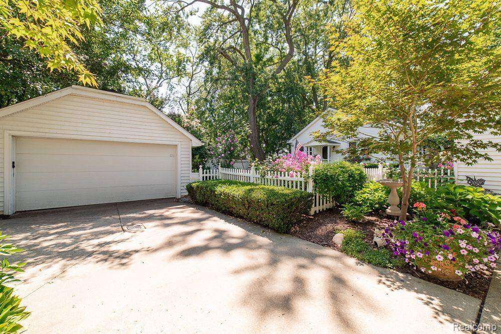Commerce Twp, MI 48382,1786 Point Street
