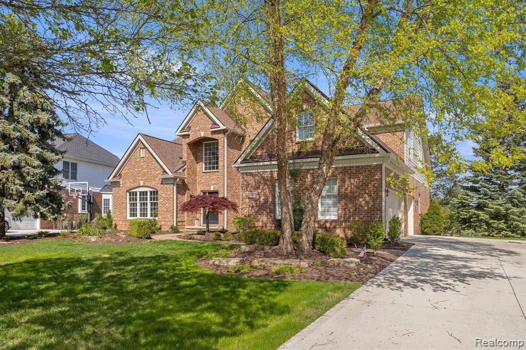 Northville, MI 48168,15428 BAY HILL Drive