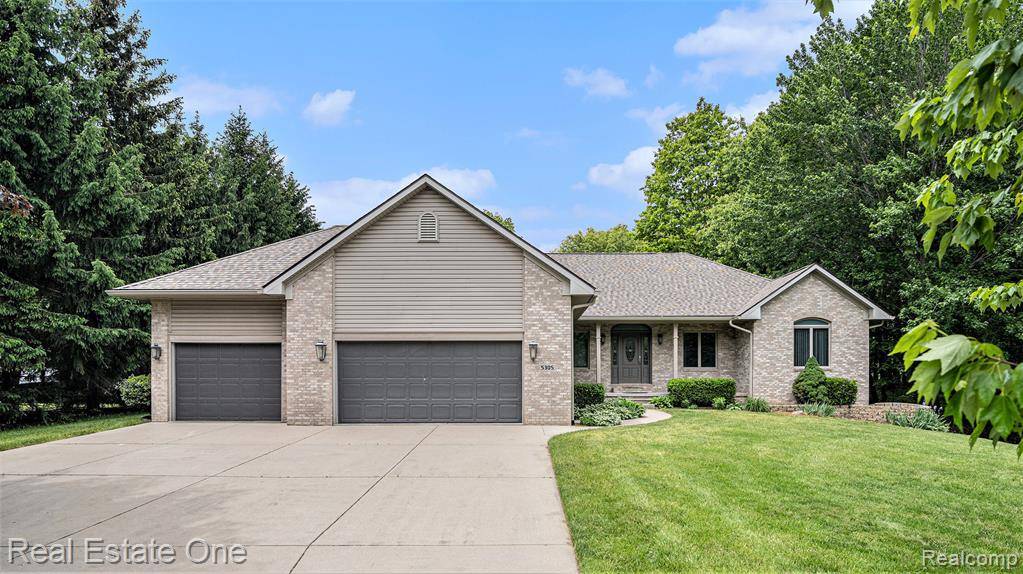 Fenton, MI 48430,5305 Fern Drive