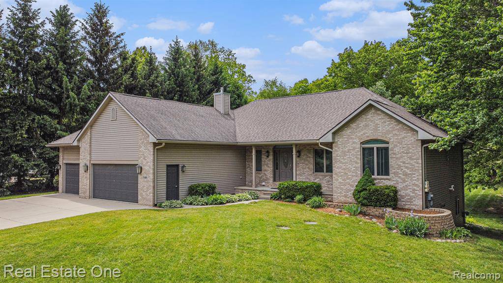 Fenton, MI 48430,5305 Fern Drive