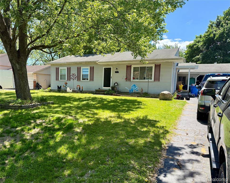 Wolverine Lake, MI 48390,723 Los Arboles Drive