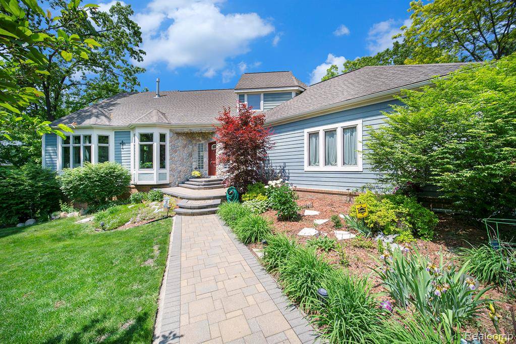 South Lyon, MI 48178,13135 Eagle Court