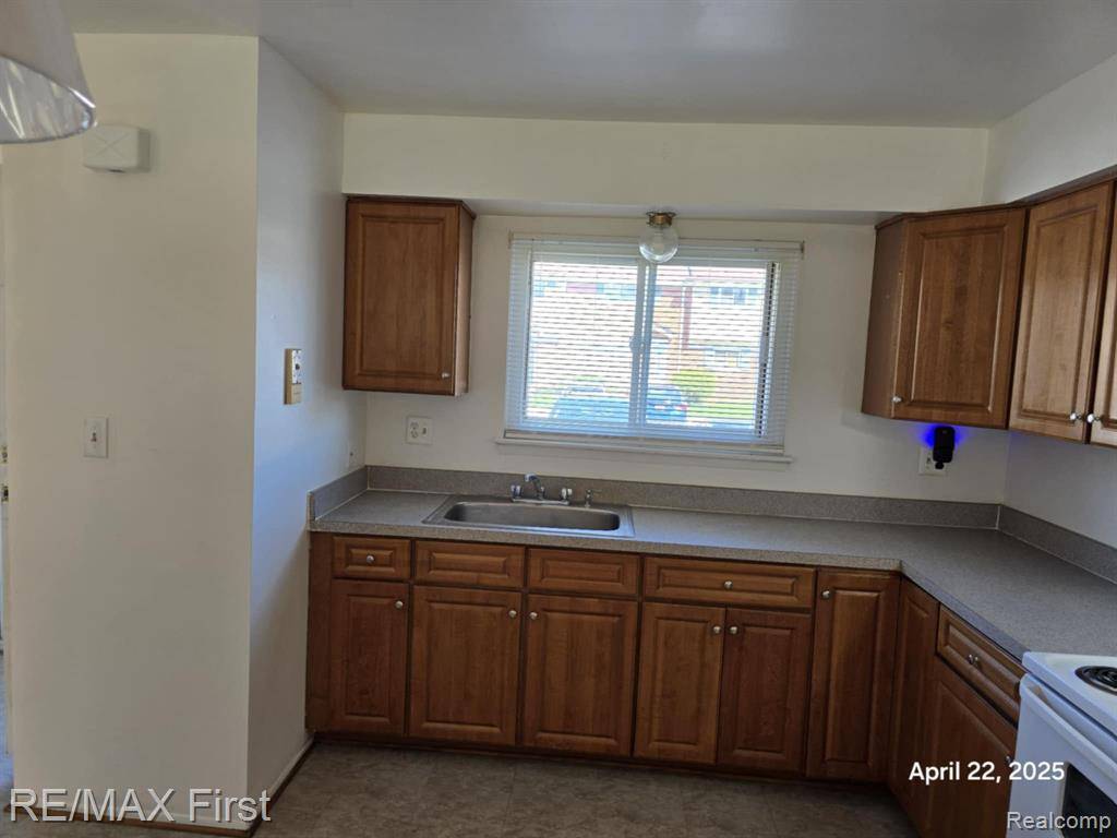 Roseville, MI 48066,25745 Cambridge