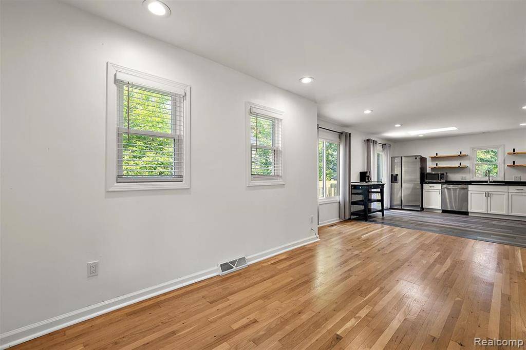 Troy, MI 48083,433 CHERRY Drive