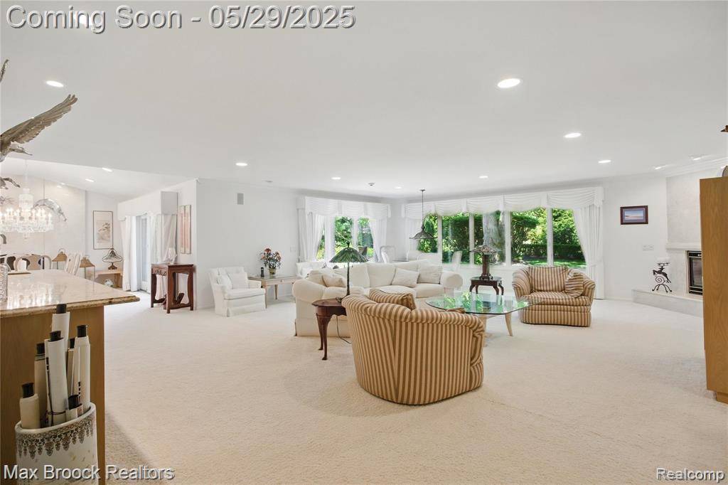 Bloomfield Hills, MI 48304,1816 Ledbury Drive