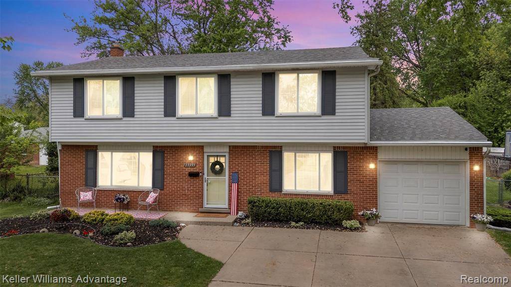 Farmington Hills, MI 48336,23355 Larkshire Street