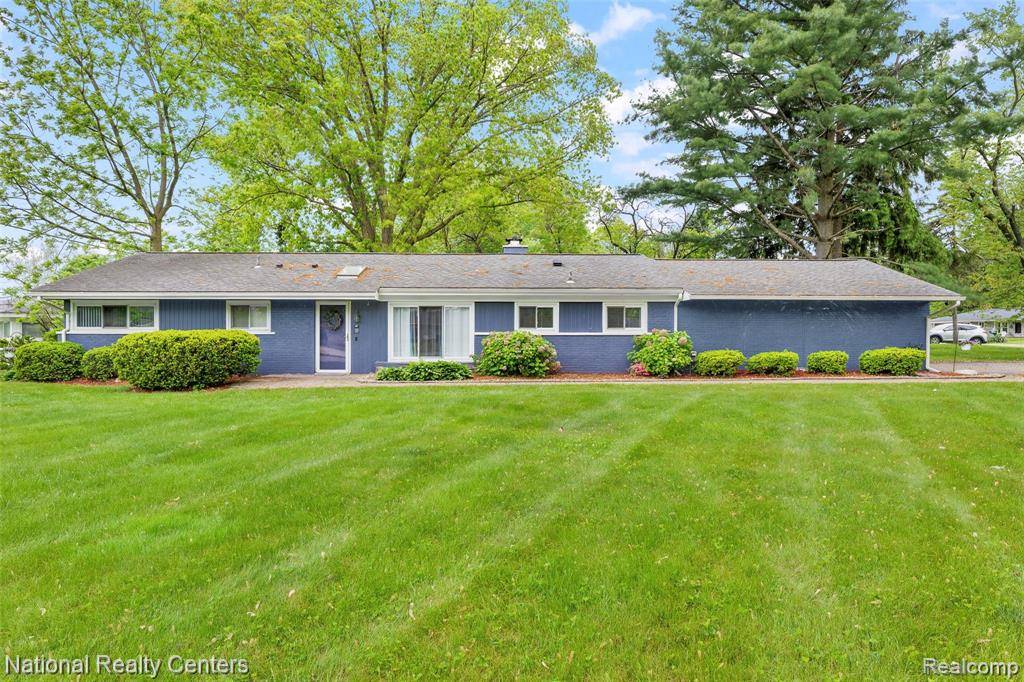 West Bloomfield, MI,7408 N Briarcliff Knoll Drive