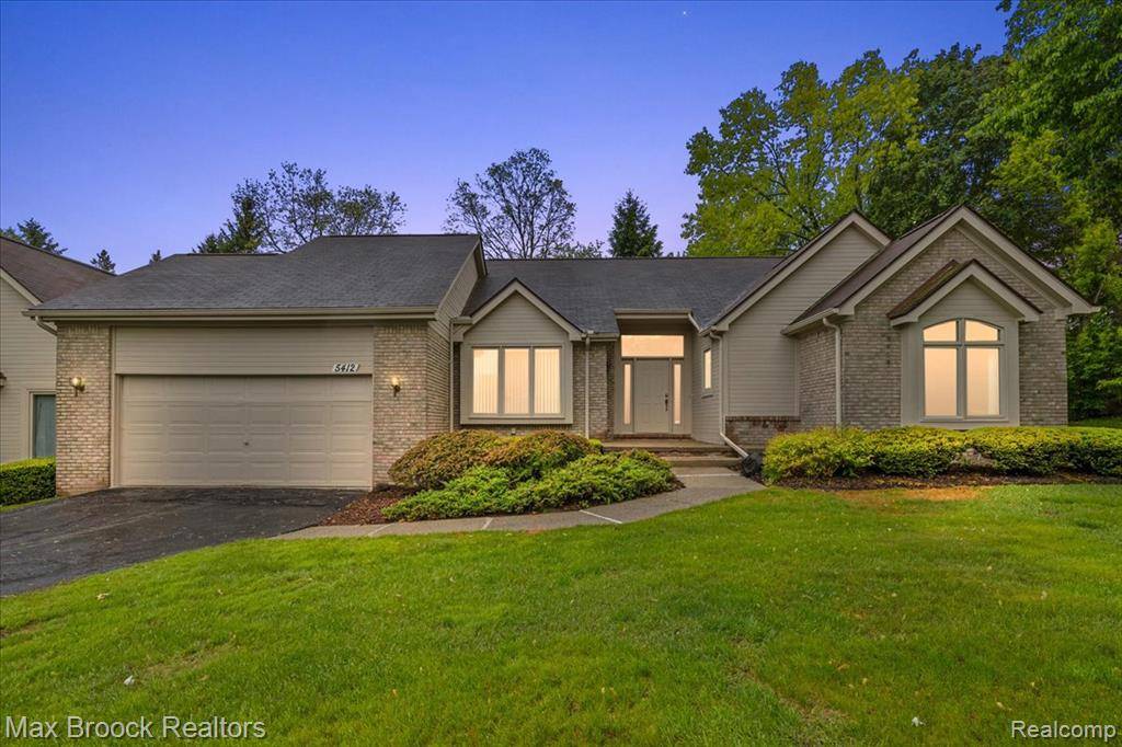 West Bloomfield, MI 48323,5412 Fairway Court