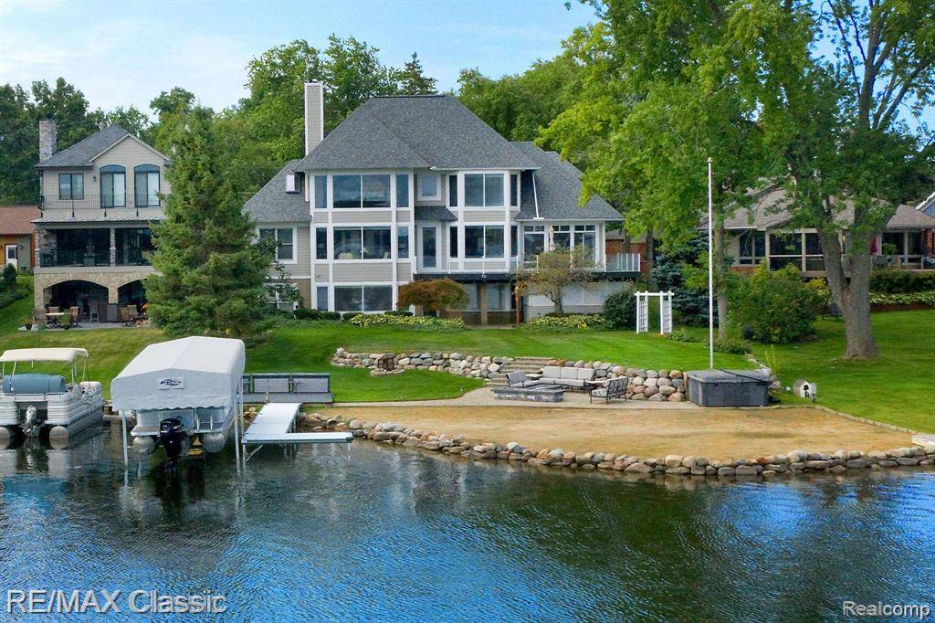 Wolverine Lake, MI 48390,826 Wolverine Drive