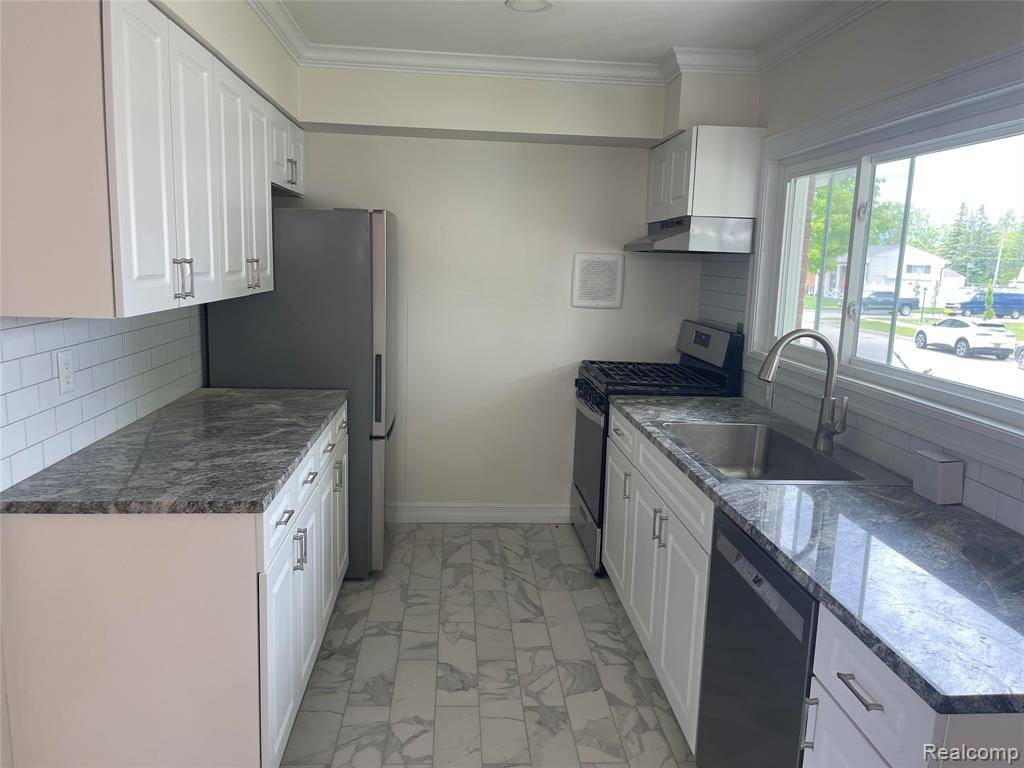 Sterling Heights, MI 48310,2338 Koper Drive