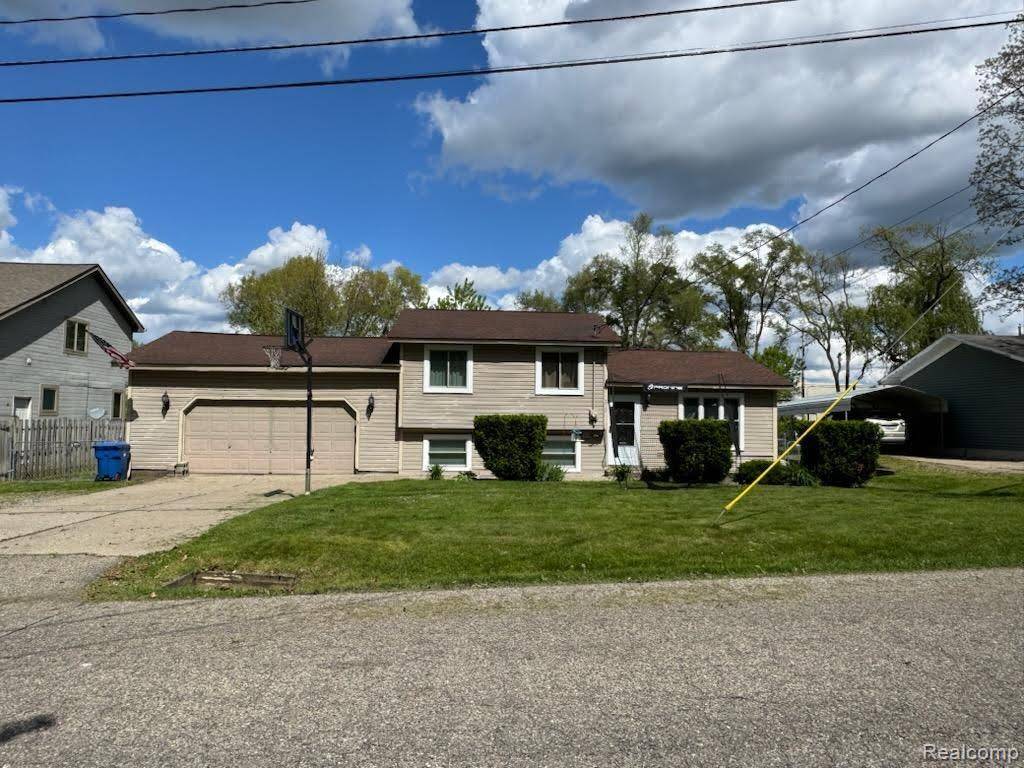 Waterford, MI 48328,310 N Winding N Drive