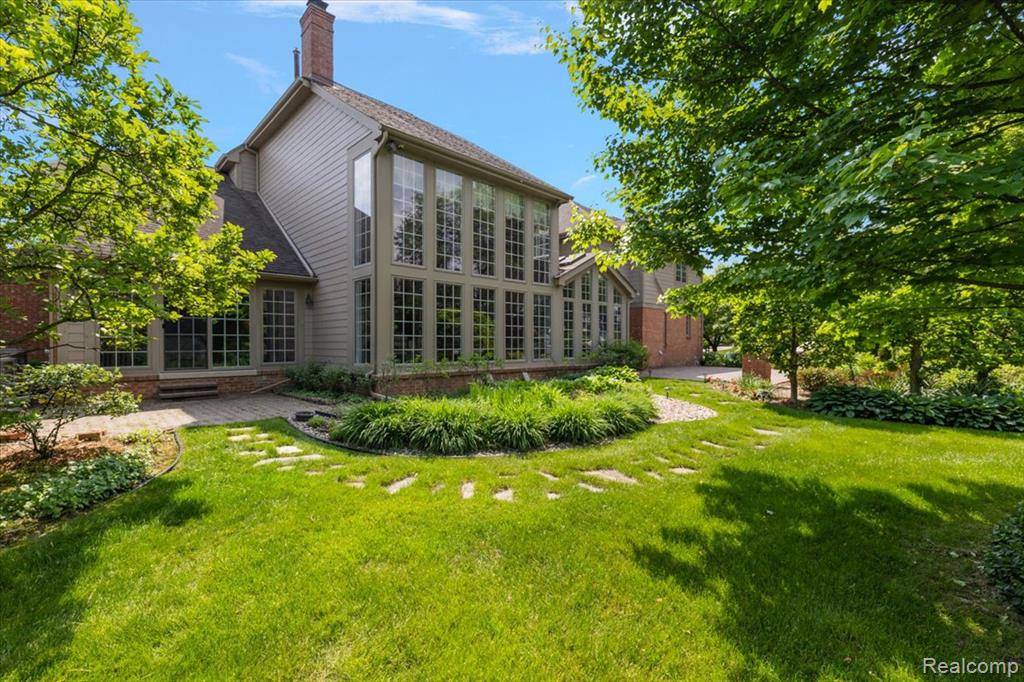 Plymouth, MI 48170,49533 Pine Ridge Drive