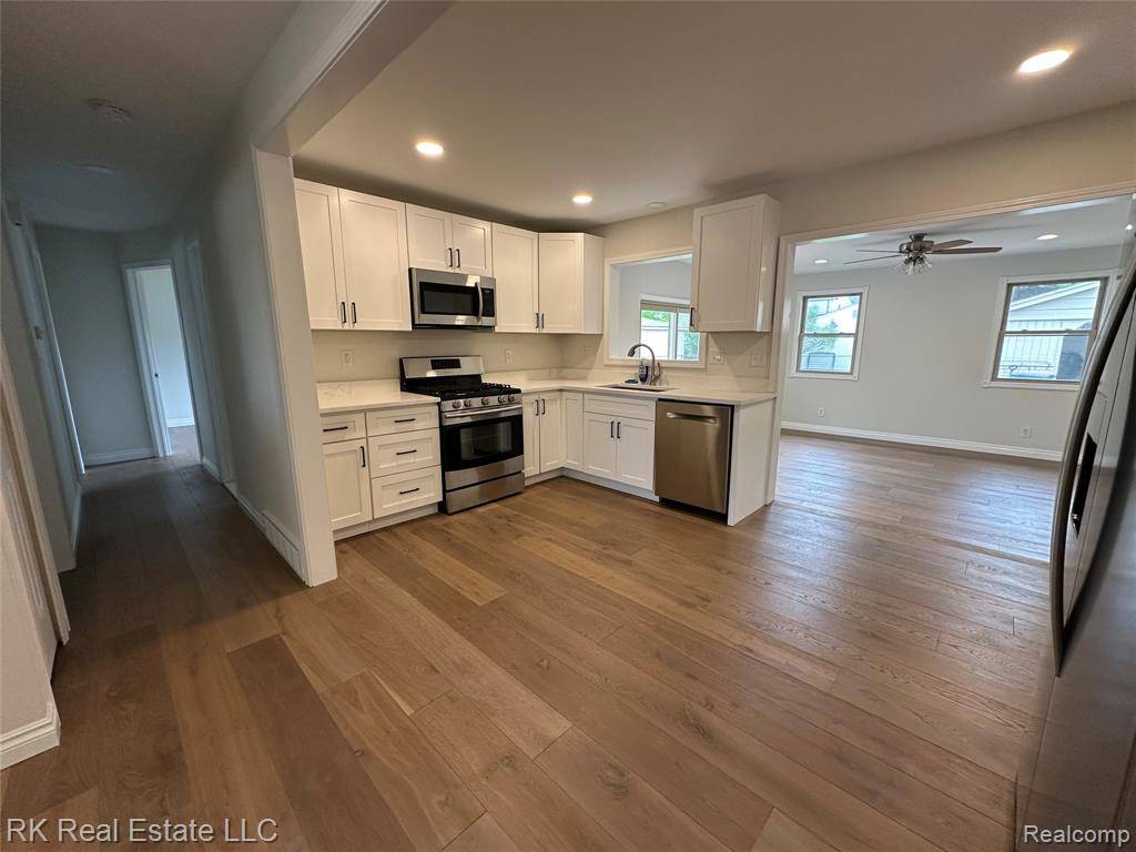 Troy, MI 48083,2364 Garry Drive