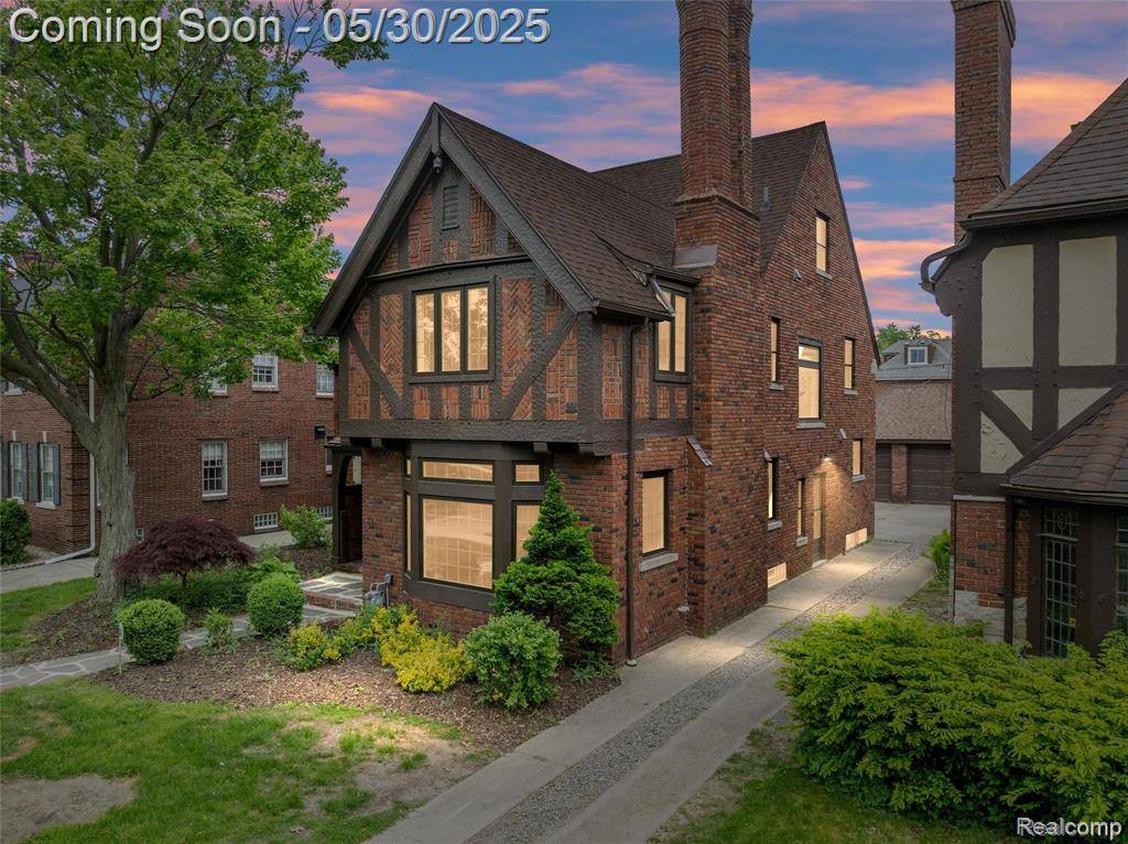 Detroit, MI 48221,17320 Wildemere Street