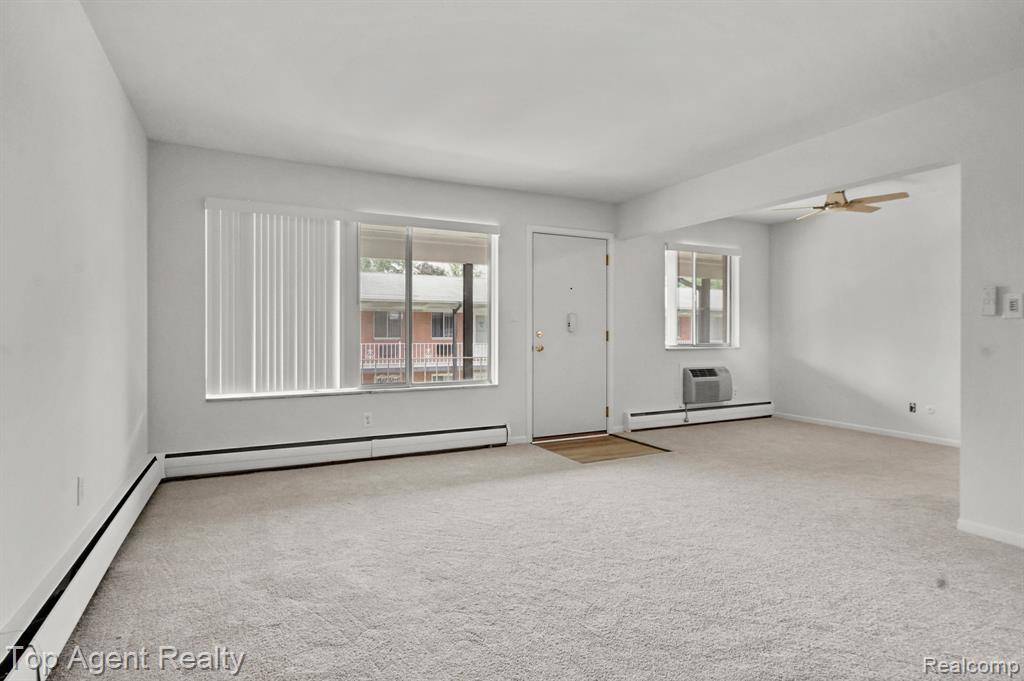 Royal Oak, MI 48073,2125 Clawson Avenue