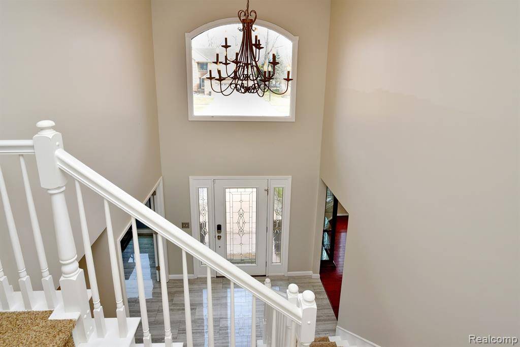 Macomb, MI 48042,18516 RANIER Drive