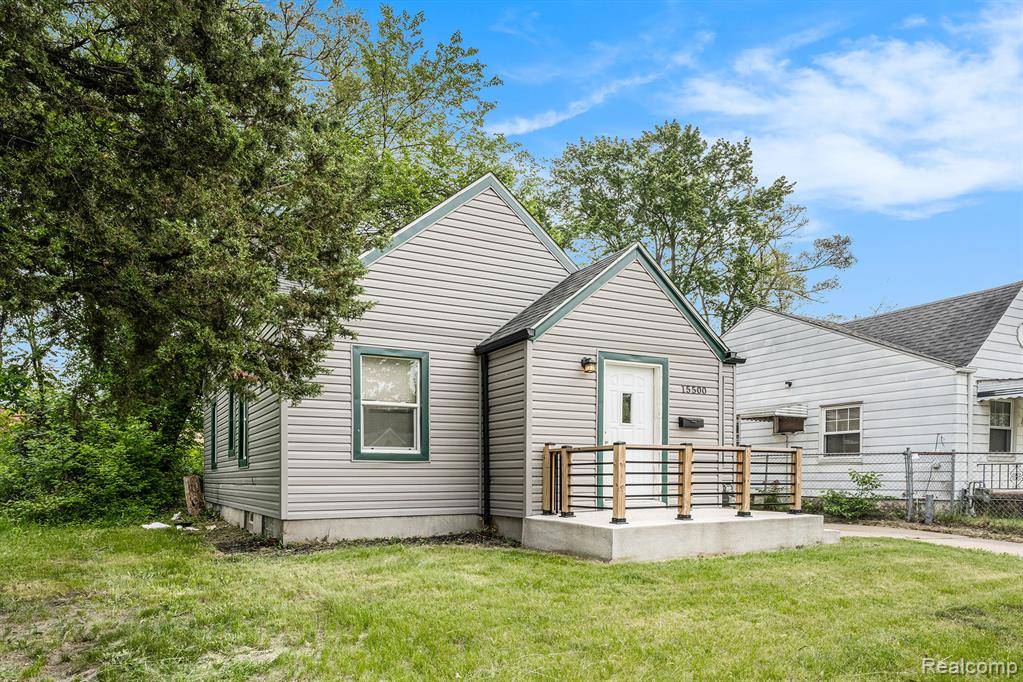 Detroit, MI 48227,15500 Strathmoor Street