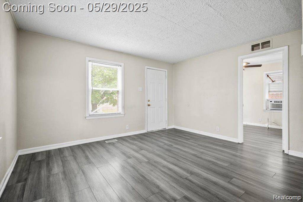 Hazel Park, MI 48030,1771 E GEORGE Avenue
