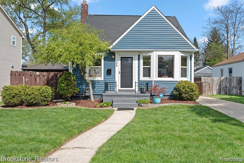 Royal Oak, MI 48067,909 Hoffman Avenue