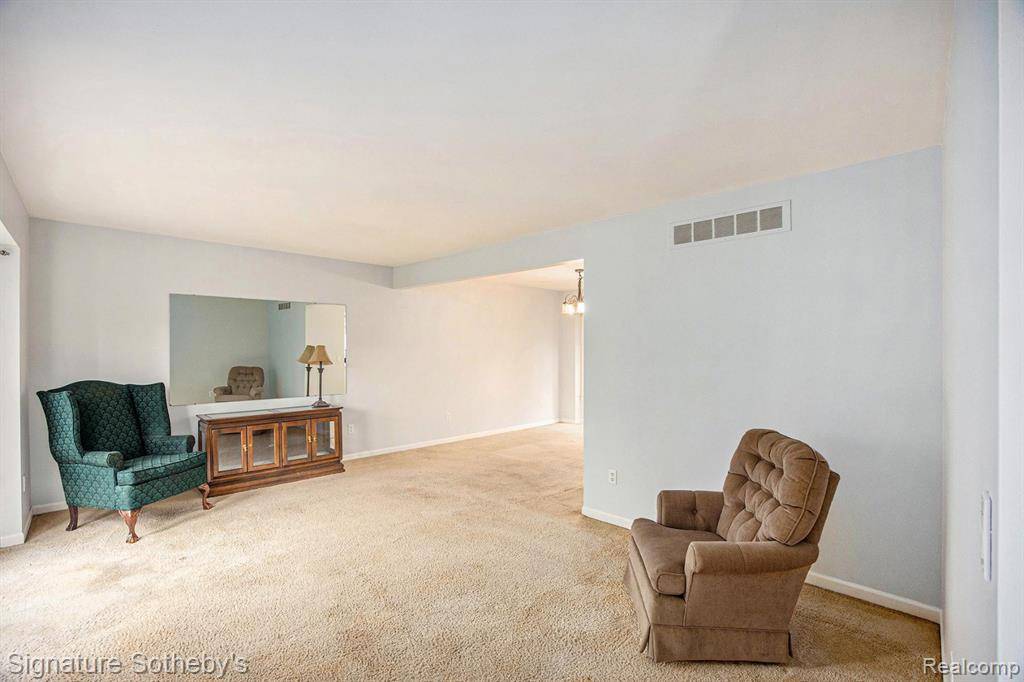 Waterford, MI 48327,7674 Woodside Place