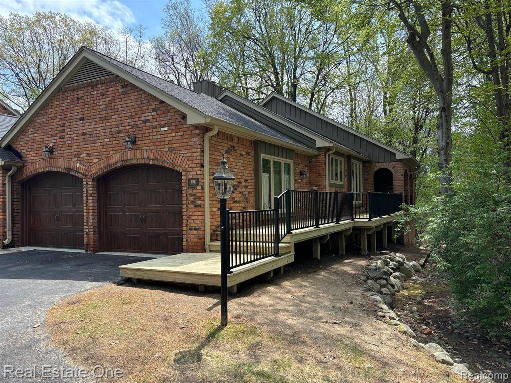 Bloomfield Hills, MI 48301,4017 Hidden Woods