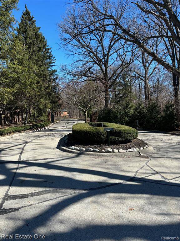 Bloomfield Hills, MI 48301,4017 Hidden Woods
