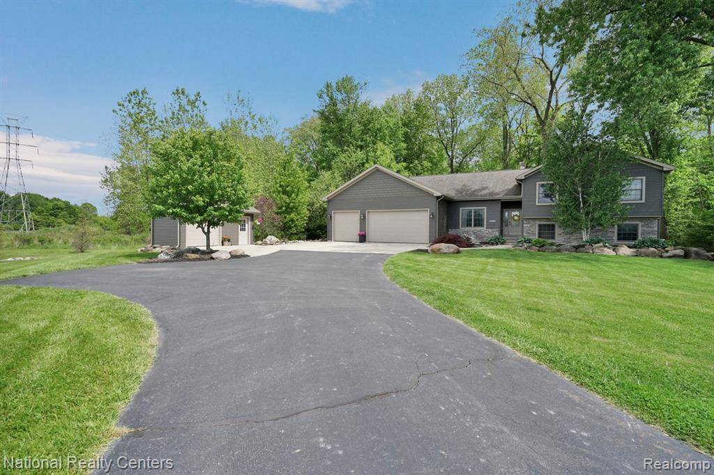 Almont, MI 48003,5257 Brookshire Drive