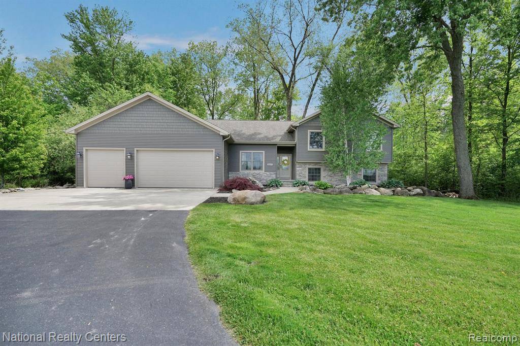 Almont, MI 48003,5257 Brookshire Drive