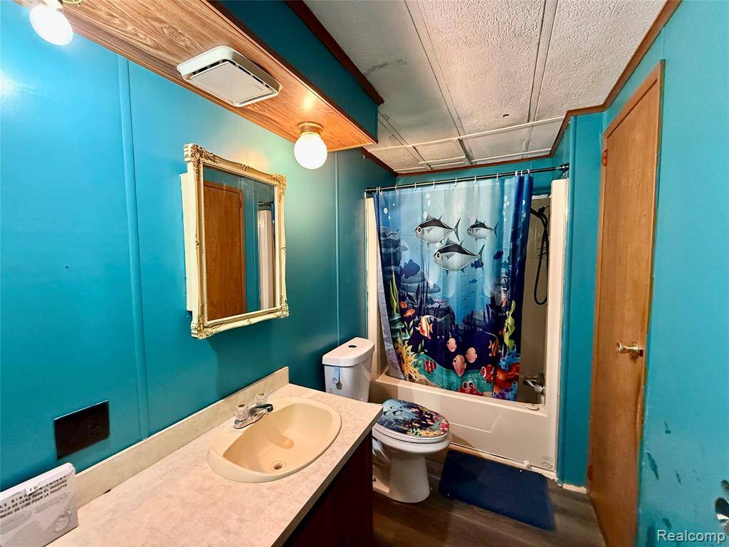 Novi, MI,25654 Madison St.