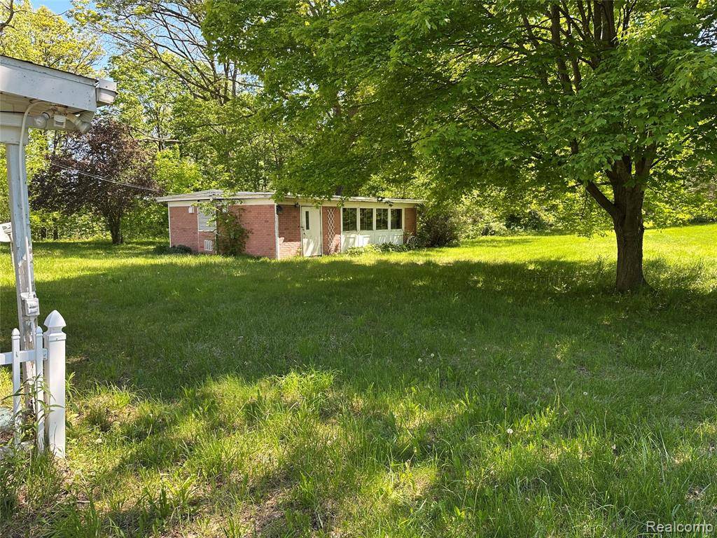 Clio, MI 48420,11116 N Bray Road