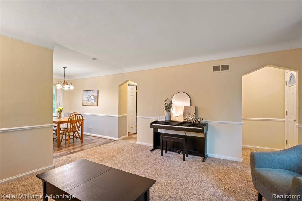 Farmington, MI 48336,22810 Lilac Street