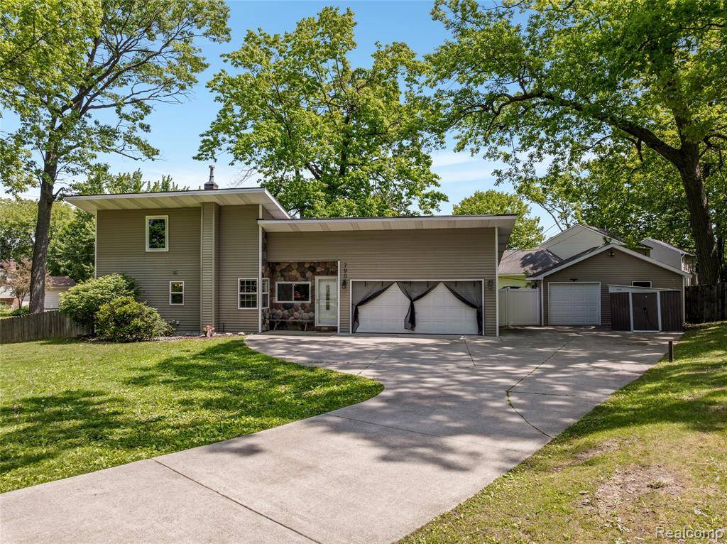 Waterford, MI 48328,790 Hillcliff Drive