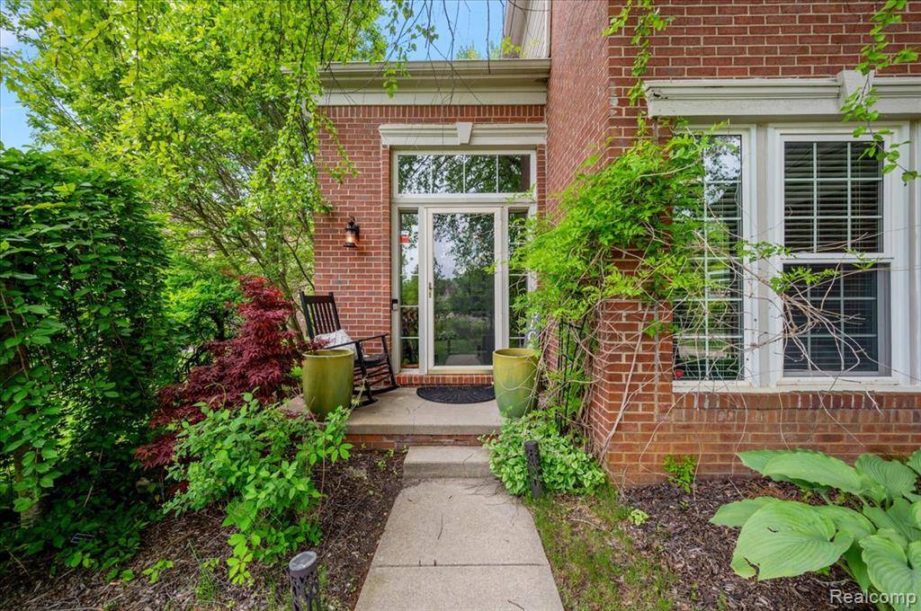 Rochester, MI 48306,3796 Briarbrooke Lane