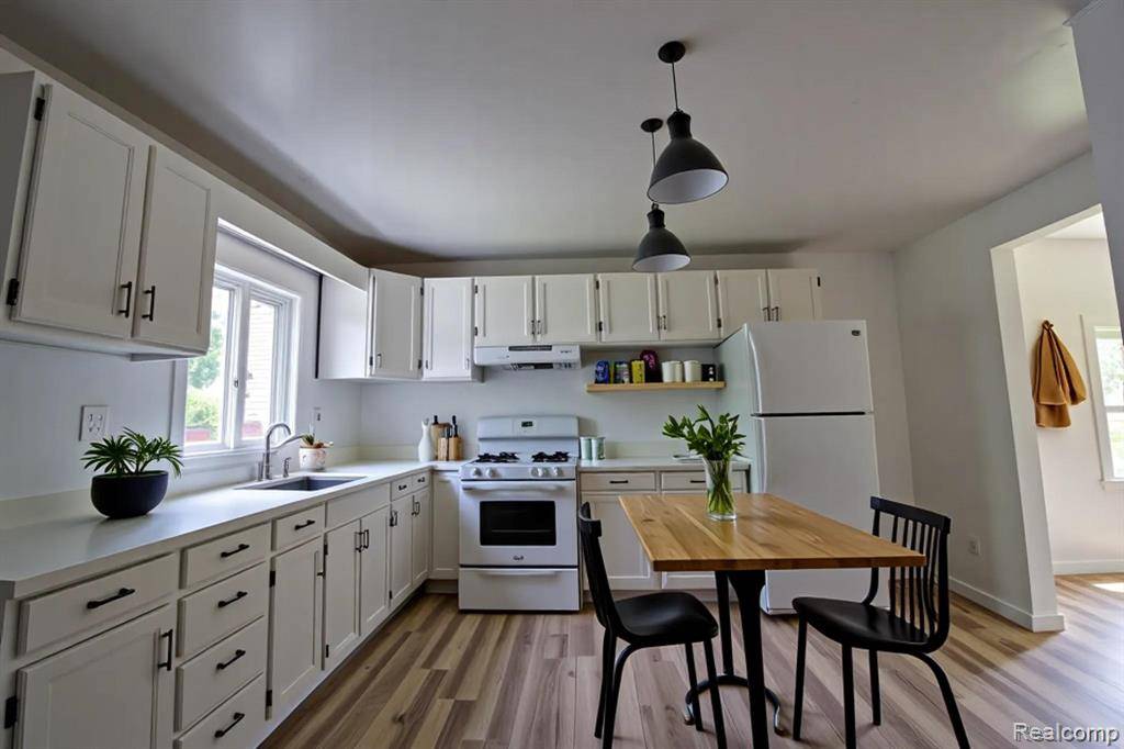 Roseville, MI 48066,26656 Oakland Street
