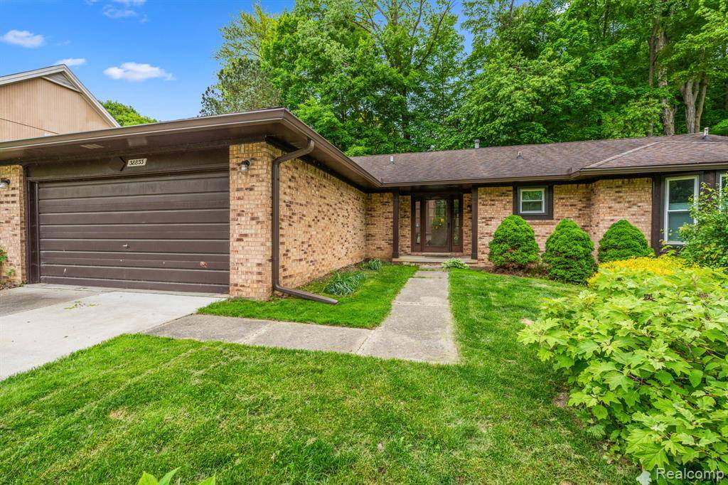 Farmington Hills, MI 48331,38833 Holsworth Court