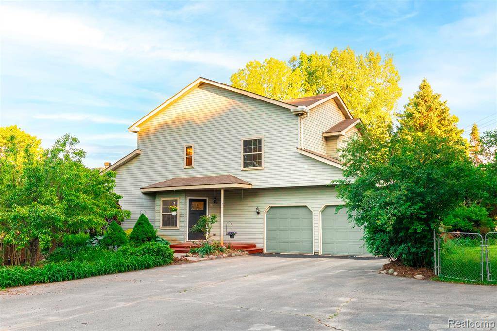 Waterford, MI 48327,751 Lochaven Road