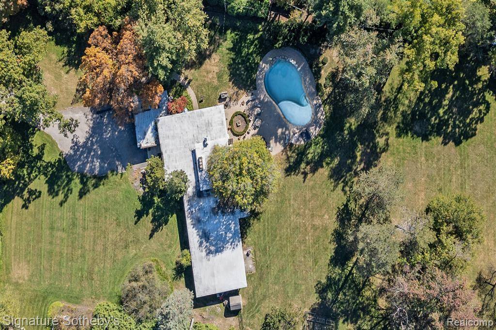 Bloomfield Hills, MI 48304,5280A BROOKDALE Road