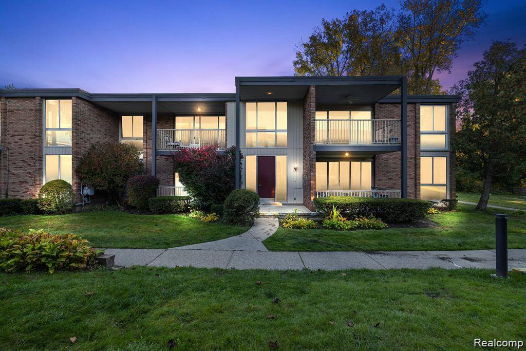 Bloomfield Hills, MI 48301,4041 W Maple Road