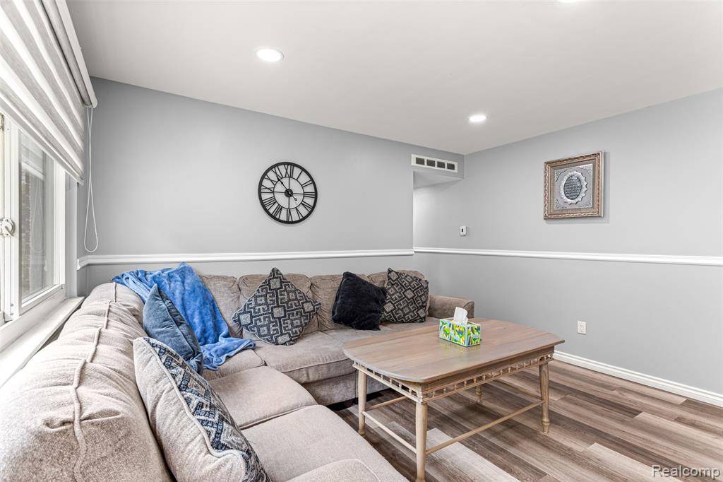 Dearborn Heights, MI 48127,8039 Nightingale Street