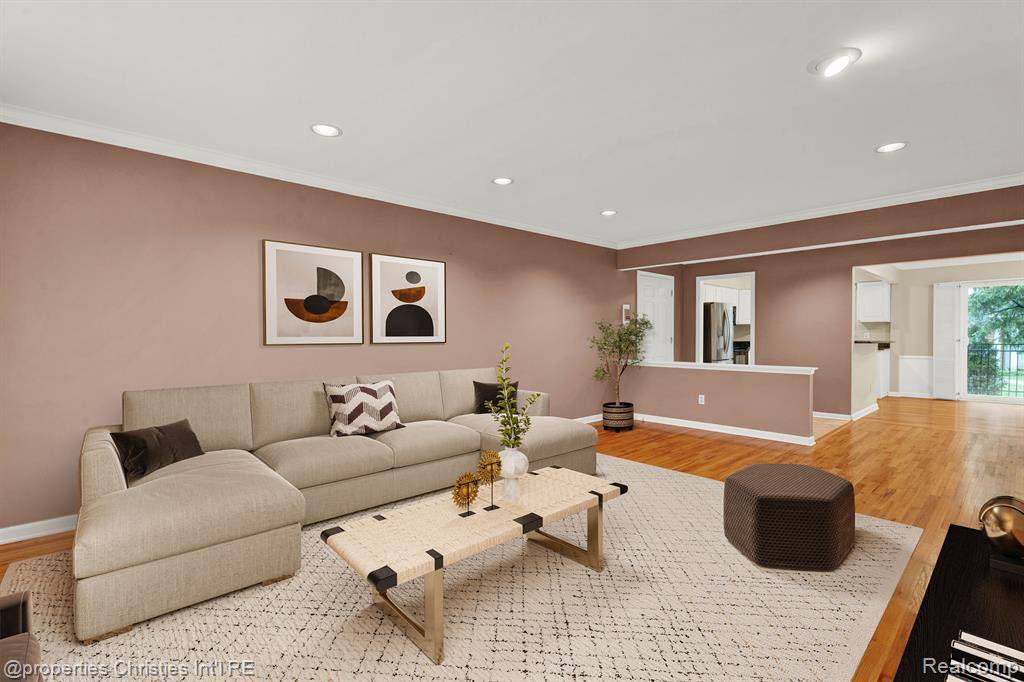 Bloomfield Hills, MI 48301,750 Trailwood Path