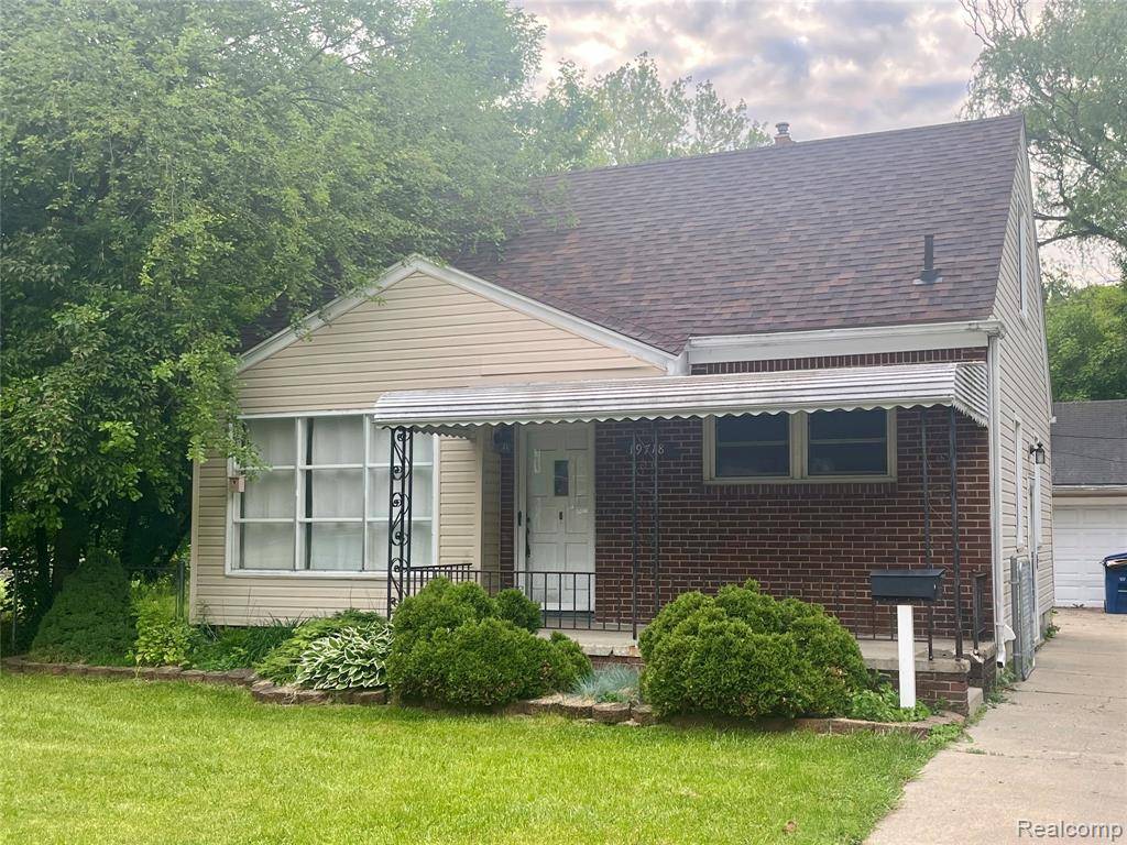 Redford, MI 48240,19718 Denby