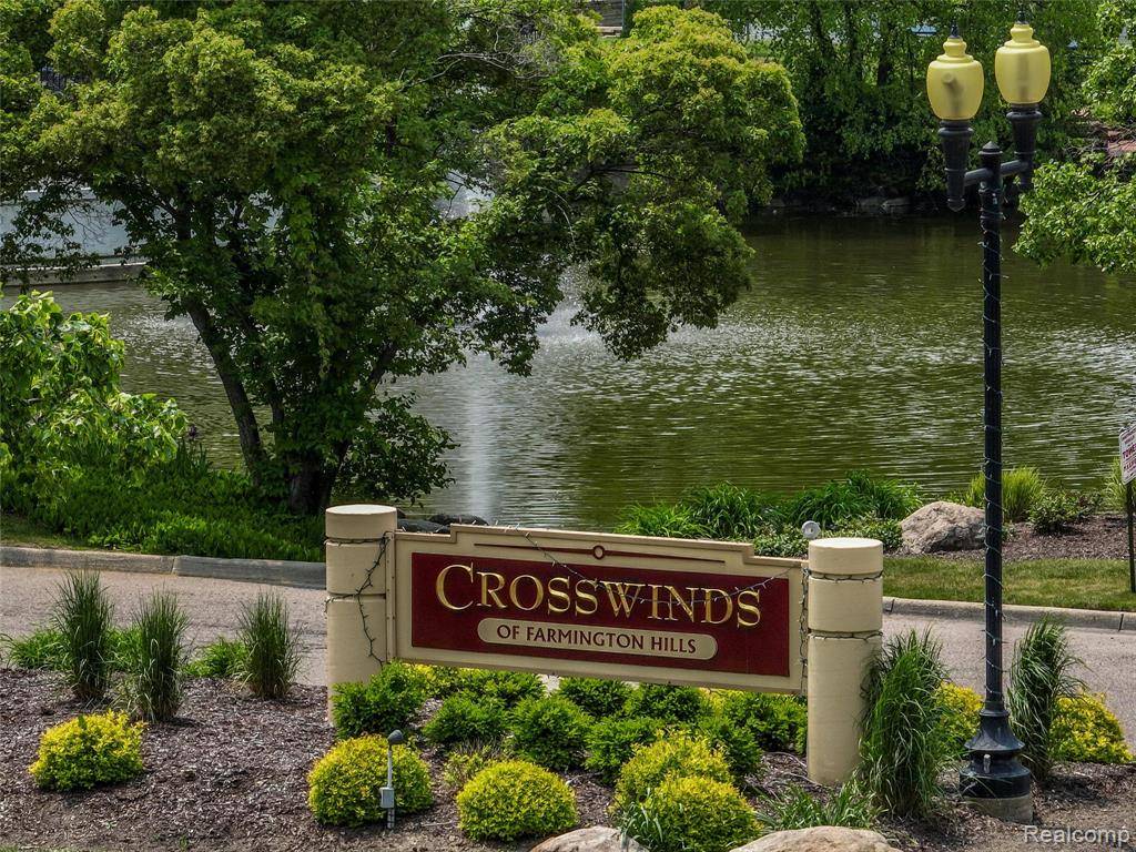 Farmington Hills, MI 48331,38928 Country Circle