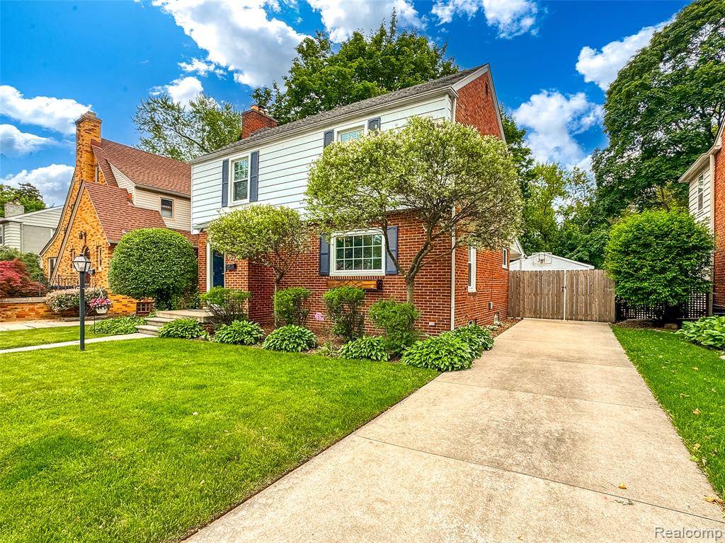 Royal Oak, MI 48073,1221 Lyons Avenue